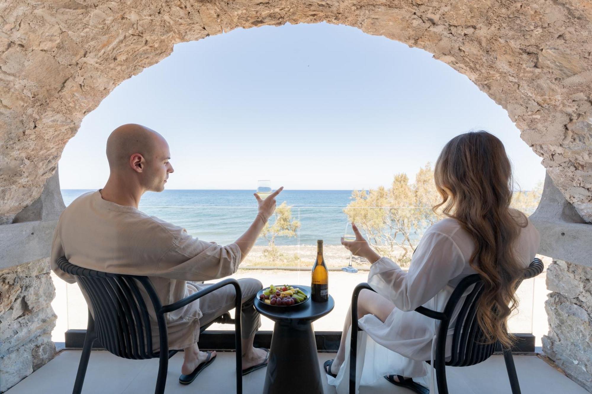 Neoma Luxury Suites Καρτεράδος Εξωτερικό φωτογραφία